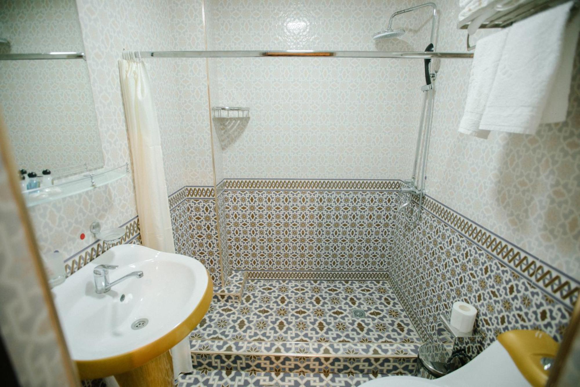 Dendi Plaza Hotel Bucara Exterior foto