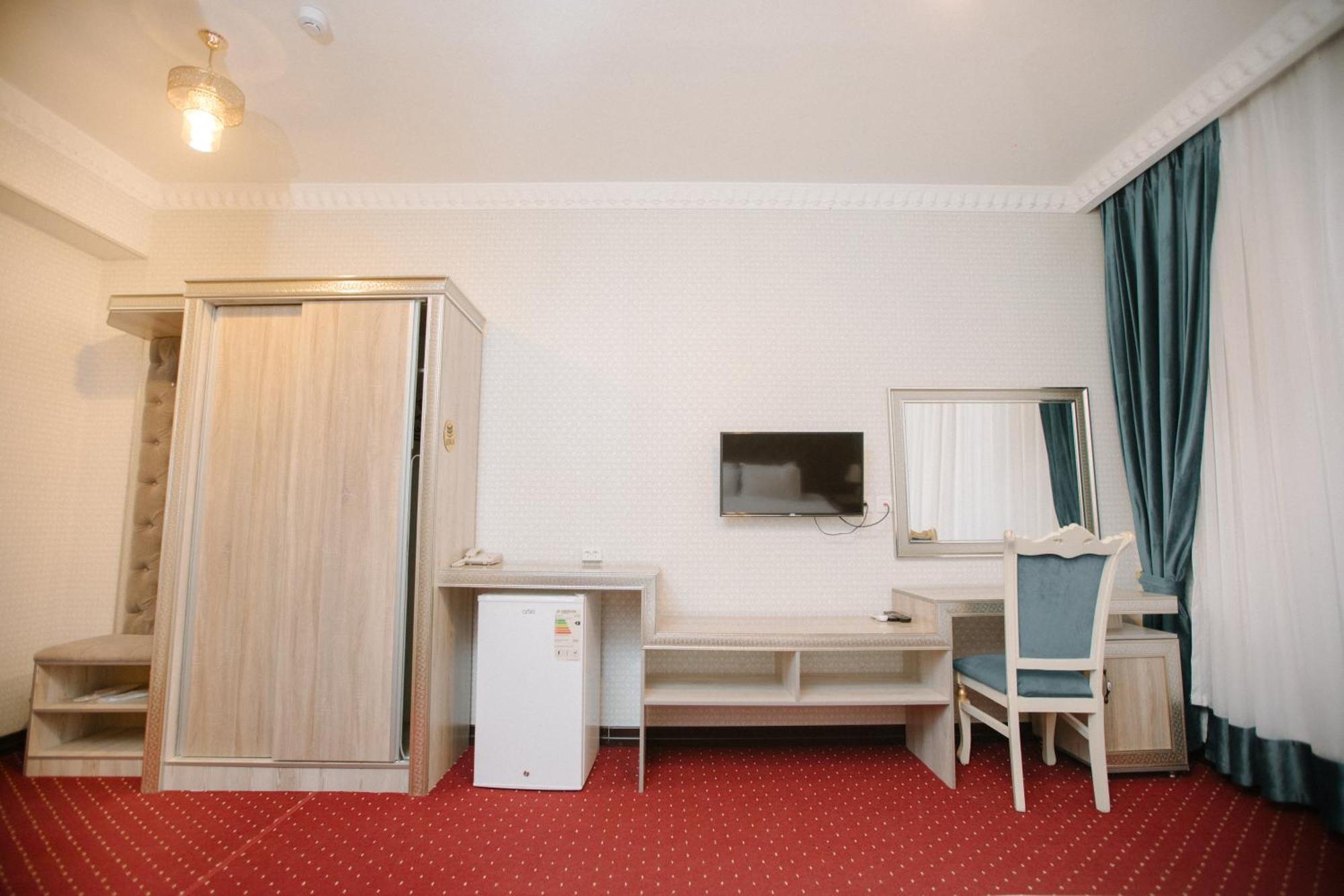 Dendi Plaza Hotel Bucara Exterior foto